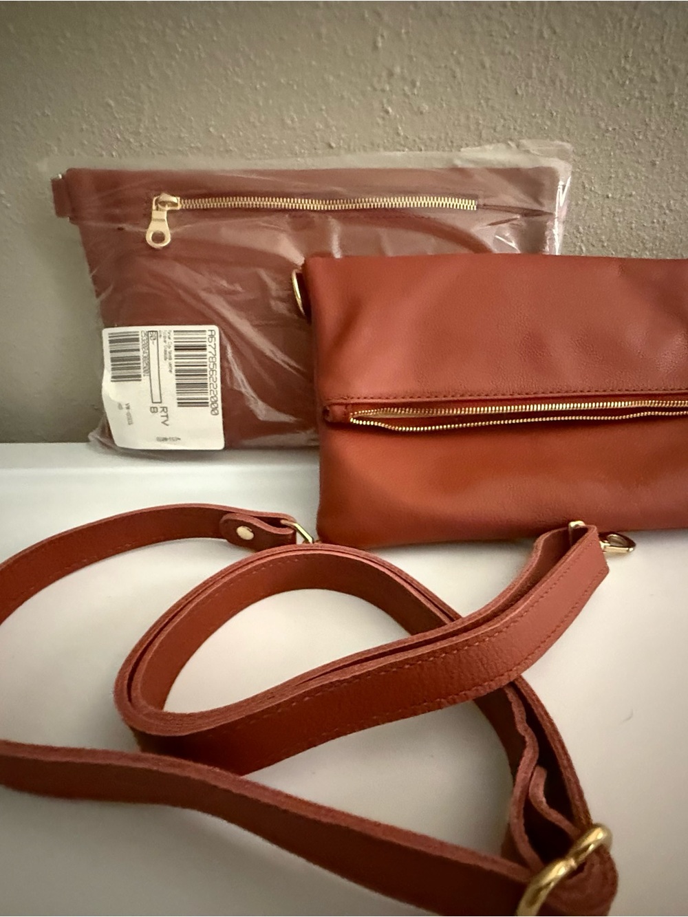 2 X’s Convertible Crossbody Clutch in Rust - Picture 1 of 4
